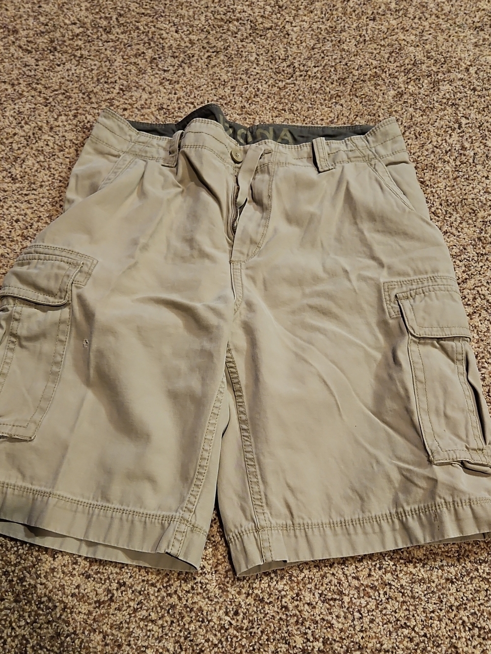 Arizona Jean Company Men's Cargo Shorts in Khaki